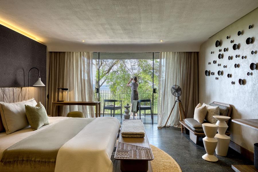 Waking to the plains, Central Serengeti
